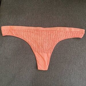 VS Pink seamless thong panty in XL